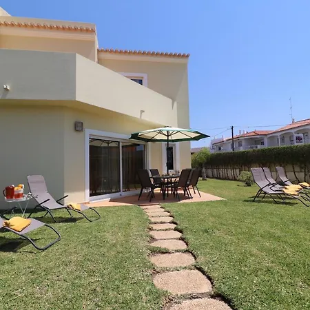3-bed Townhouse With Pool In Balaia Nyaraló Albufeira