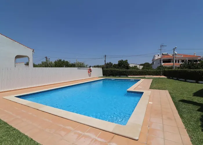 3-bed Townhouse With Pool In Balaia * Albufeira