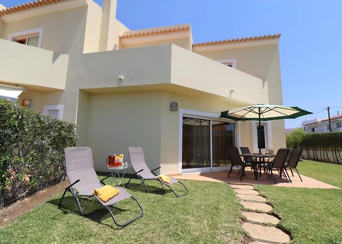 3-bed Townhouse With Pool In Balaia 阿尔布费拉