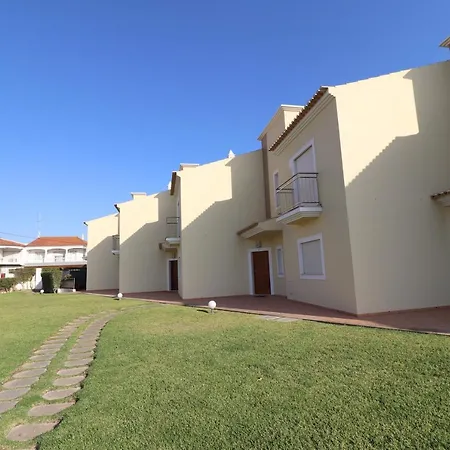 Feriehus 3-bed Townhouse With Pool In Balaia