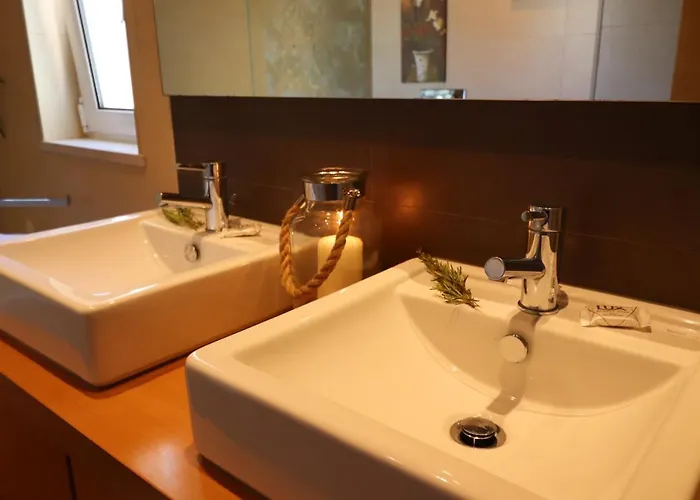 Vakantiehuis 3-bed Townhouse With Pool In Balaia Albufeira