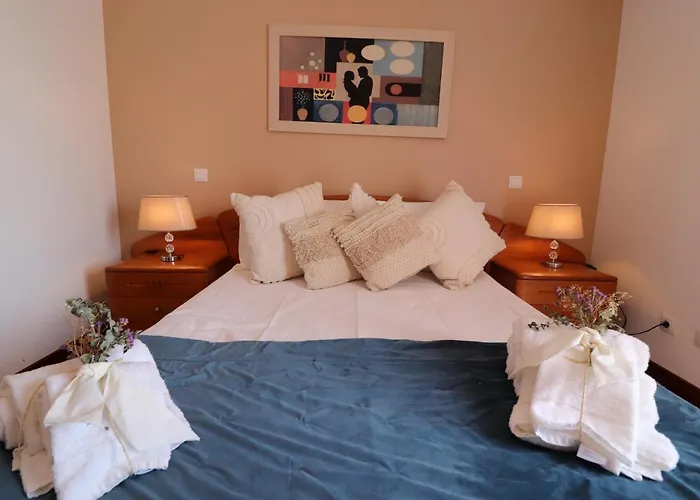 Vakantiehuis 3-bed Townhouse With Pool In Balaia