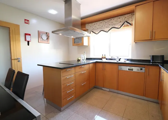 3-bed Townhouse With Pool In Balaia